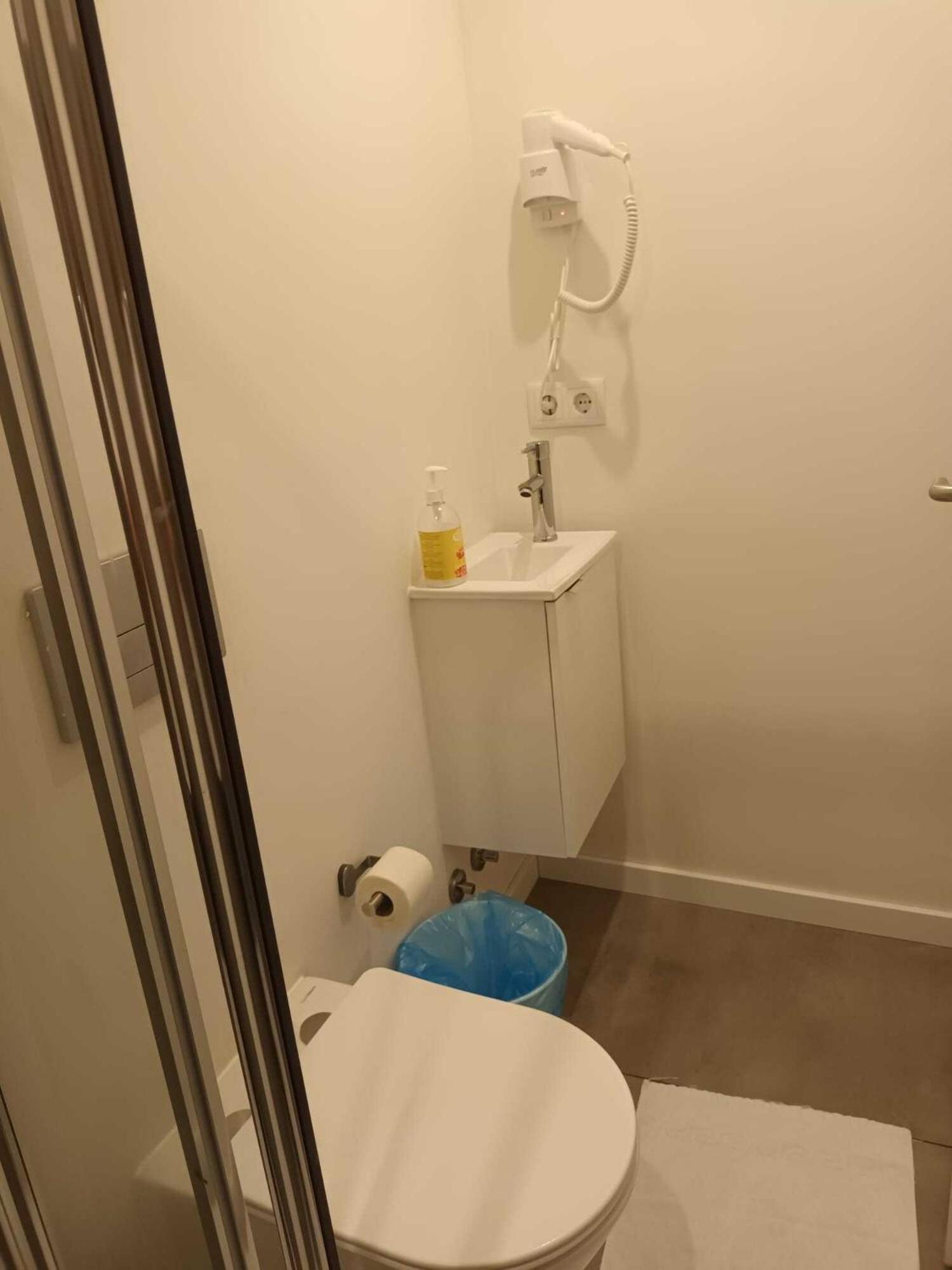 What Else - ファティマ 部屋 写真