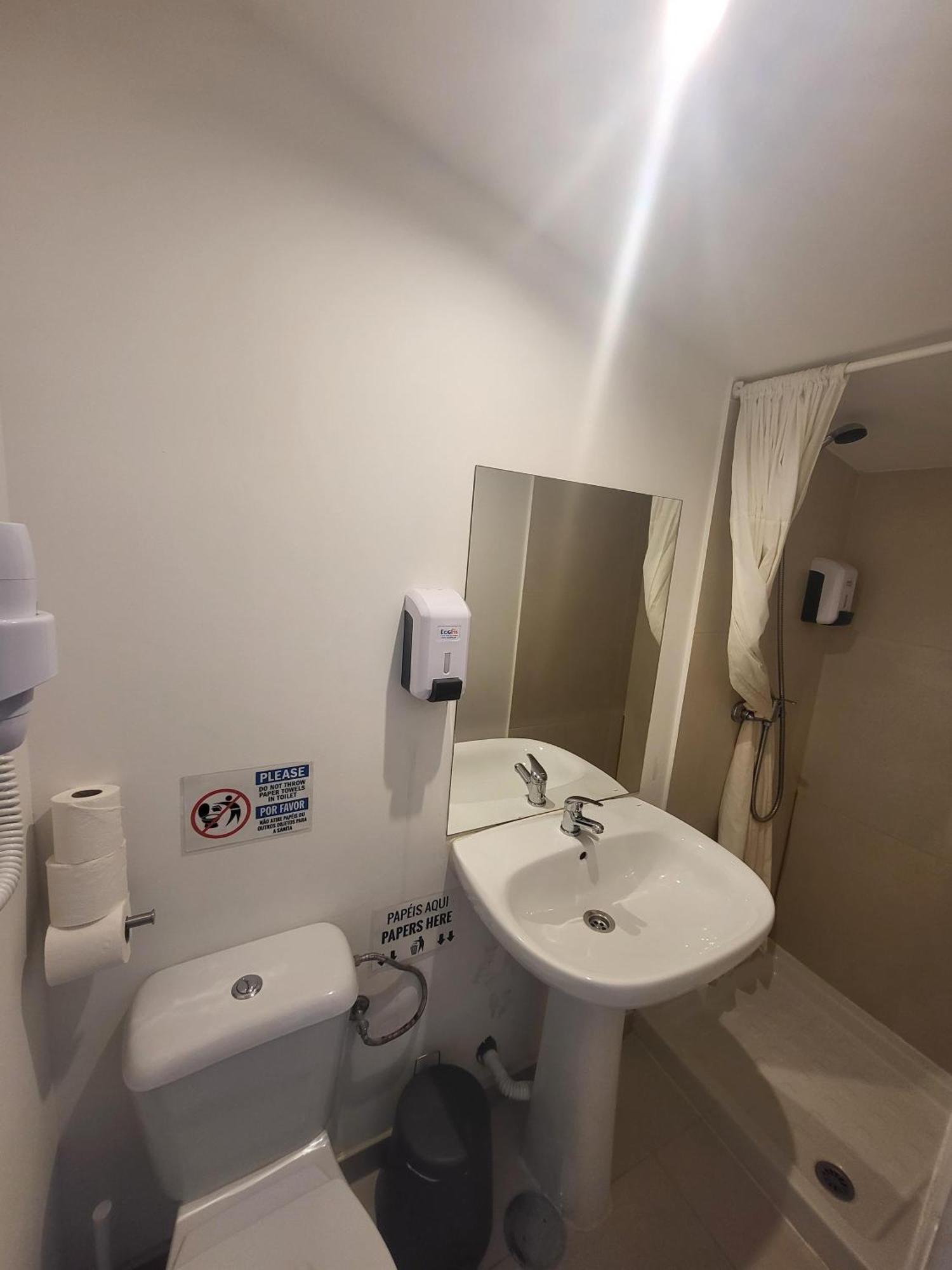 What Else - ファティマ 部屋 写真